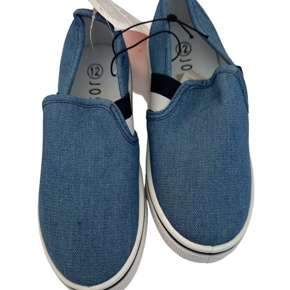 Girl’s Kids Size 12 Blue Denim Slip On Everyday Shoes BNWT - Picture 3 of 8